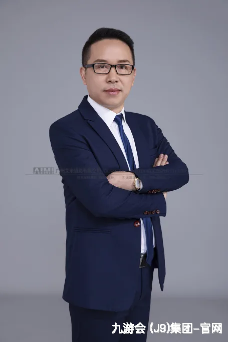 伏炼泰